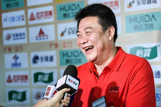 女演员裸体网球